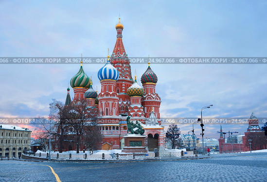 Храм Василия Блаженного (собор Покрова на Рву) на Красной площади в Москве (2014 год). Стоковое фото, фотограф Галина Савина / Фотобанк Лори
