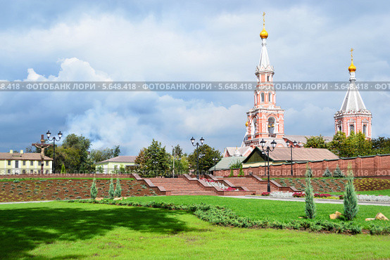 Христианская церковь. Стоковое фото, фотограф Сергей Огарёв / Фотобанк Лори