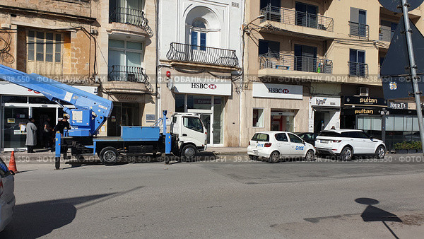 HSBC Bank Malta. Город Гзира. Мальта (2023 год). Редакционное фото, фотограф lana1501 / Фотобанк Лори