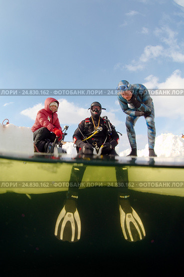 Ice diving in Russian Arctic, Kareliya, White sea (2009 год). Редакционное фото, фотограф Некрасов Андрей / Фотобанк Лори