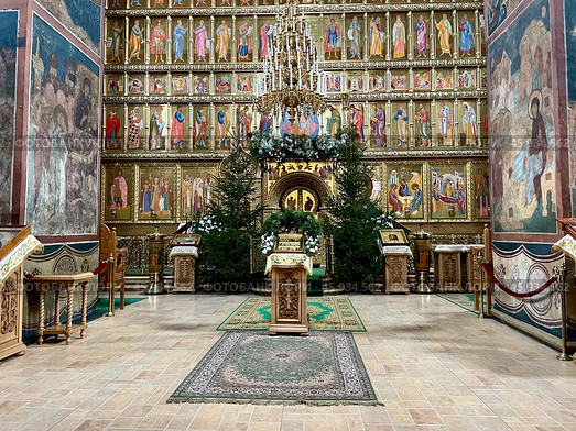 Иконостас. Троицкий собор в Александровской слободе (1565), ансамбль Успенского монастыря. Россия, город Александров, Владимирская область. Редакционное фото, фотограф Щеголева Ольга / Фотобанк Лори