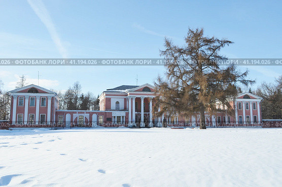 Имение в Яропольце под Волоколамском, принадлежавшее Загряжскому, дважды посещаемое Пушкиным. (2019 год). Редакционное фото, фотограф Светлана Корнякова / Фотобанк Лори