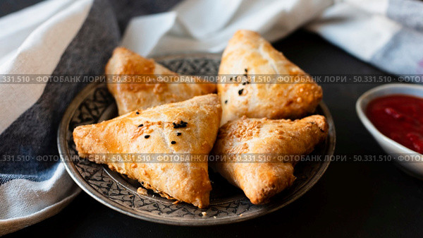 indian traditional patisserie sauce. High resolution photo. indian traditional patisserie sauce. High quality photo. Стоковое фото, агентство Ingram Publishing / Фотобанк Лори