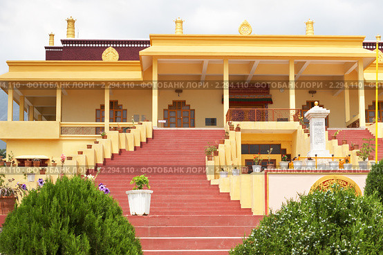 Индия, Дарамсала. Буддийский тантрический монастырь Гьюто (Gyuto Tantric Monastery) (2005 год). Стоковое фото, фотограф Галина Михалишина / Фотобанк Лори