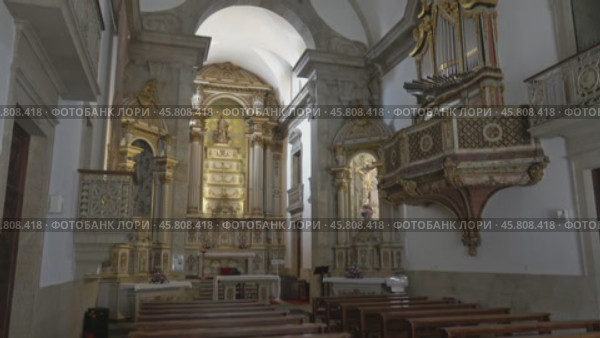 Interior of Church of Mercy in Viseu, Portugal (2019 год). Стоковое видео, видеограф Михаил Коханчиков / Фотобанк Лори