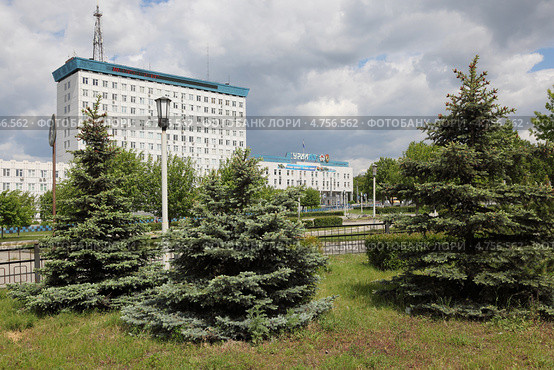 Инженерный корпус ОАО "Автомобильный завод УРАЛ" (2013 год). Редакционное фото, фотограф Виталий Горелов / Фотобанк Лори