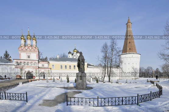 Иосифо-Волоцкий монастырь.  Московская область (2012 год). Редакционное фото, фотограф stargal / Фотобанк Лори