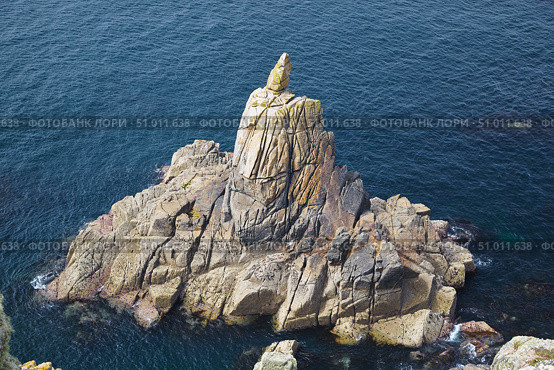 Irish Lady Rock, the granite rocky outcrop in the sea at Sennen Cove. Cornwall. England. UK (2009 год). Стоковое фото, фотограф Сергей Пристяжнюк (Serg Zastavkin) / Фотобанк Лори