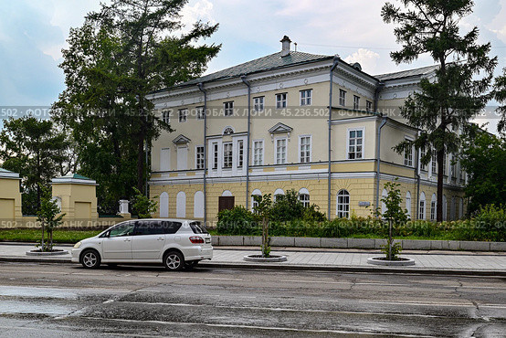 Иркутский государственный университет  (ИГУ). Бульвар Гагарина, дом 24 (2024 год). Редакционное фото, фотограф Александр Тараканов / Фотобанк Лори