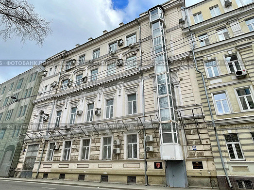 Историческое здание по адресу: город Москва, улица Щепкина, дом 20 1889 года постройки весной. Редакционное фото, фотограф Овчинникова Ирина / Фотобанк Лори