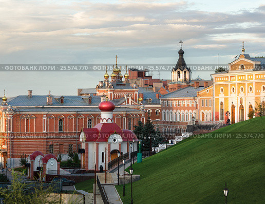 Иверский женский монастырь в Самаре (Россия) осенним вечером (2011 год). Стоковое фото, фотограф oleg savichev / Фотобанк Лори