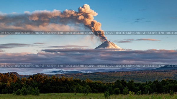 Извержение вулкана Ключевская сопка 04.08.2025. Стоковое фото, фотограф Геннадий Теплицкий / Фотобанк Лори