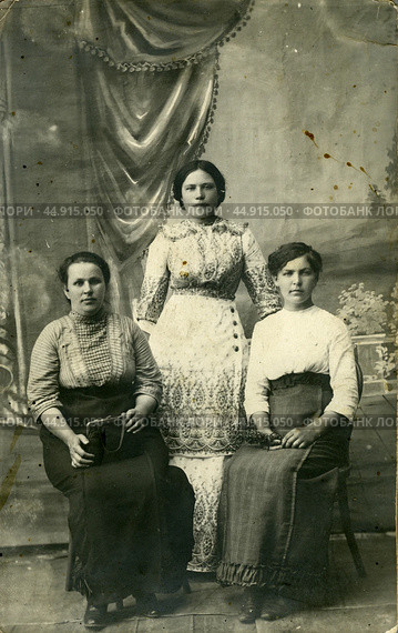 Кабинетный групповой портрет трех женщин. Стоковое фото, фотограф Retro / Фотобанк Лори