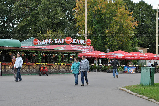 Кафе-бар "Шашлычная". ВДНХ. Город Москва (2012 год). Редакционное фото, фотограф lana1501 / Фотобанк Лори