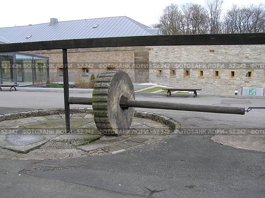 Каменное колесо (2006 год). Стоковое фото, фотограф Дмитрий Сарычев / Фотобанк Лори