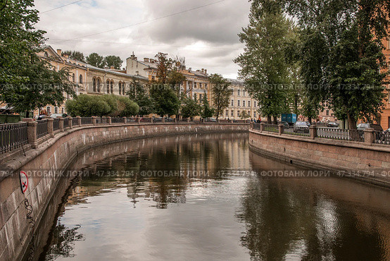 Канал Грибоедова около  Львиного моста. Санкт-Петербург (2010 год). Стоковое фото, фотограф Александр Алексеев / Фотобанк Лори