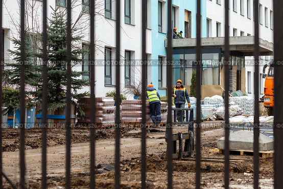 Капитальный ремонт школы №1212. Новоясеневский проспект, 24к3, Москва. Редакционное фото, фотограф Андрей Иванов / Фотобанк Лори