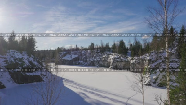 Karelia. Ruskeala. Marble Canyon in winter. Стоковое видео, видеограф Виктор Тихонов / Фотобанк Лори