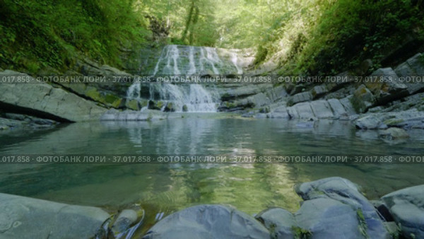 Кавказские горы. Река Дикарка и Змеевские водопады. Caucasus Mountains. Dikarka River and the Zmeykovsky waterfalls. Стоковое видео, видеограф Евгений Романов / Фотобанк Лори