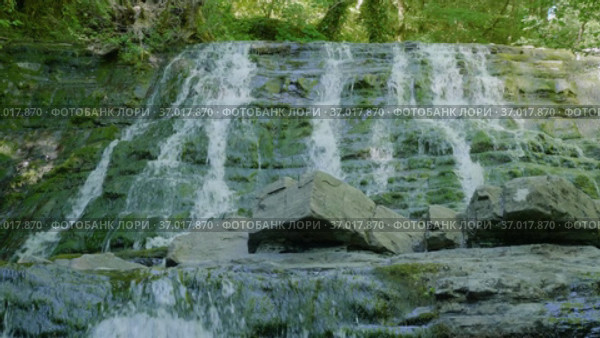 Кавказские горы. Река Дикарка и Змеевские водопады. Caucasus Mountains. Dikarka River and the Zmeykovsky waterfalls. Стоковое видео, видеограф Евгений Романов / Фотобанк Лори