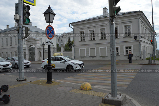 Казань. Перекресток. Улиц Кремлевская. Астрономическая, Лобачевского. Kazan. Crossroads. Kremlin street. Astronomical, Lobachevsky. (2023 год). Редакционное фото, фотограф Светлана Федорова / Фотобанк Лори