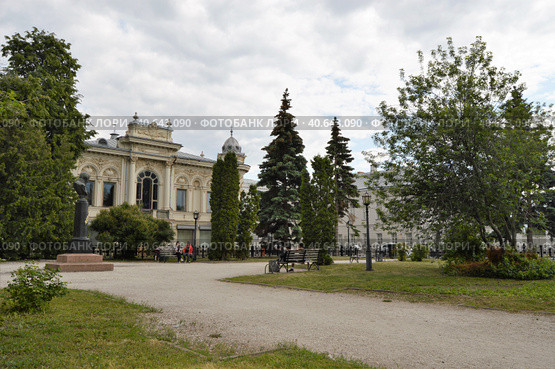 Казань. Сквер Лобачевского. Лето. Kazan. Lobachevsky Square. Summer. (2023 год). Редакционное фото, фотограф Светлана Федорова / Фотобанк Лори