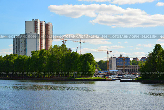 Khimki, Russia - May 30.2017. Eco-friendly Levoberezhny district. Редакционное фото, фотограф Володина Ольга / Фотобанк Лори