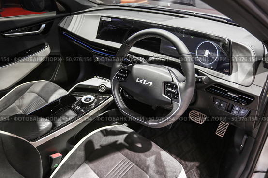 Kia EV9 GT-Line. Редакционное фото, фотограф Art Konovalov / Фотобанк Лори