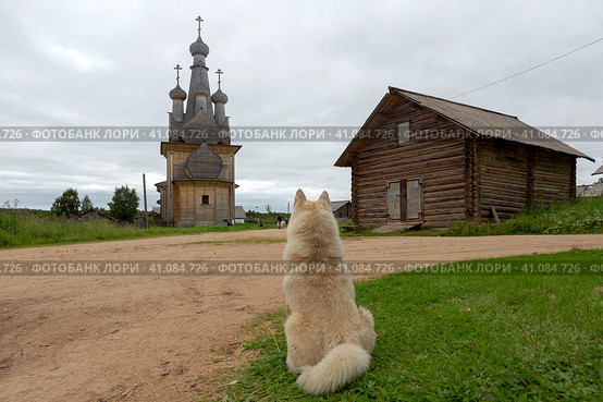 Кимжа, Одигитриевская церковь (2023 год). Редакционное фото, фотограф Ирина Яровая / Фотобанк Лори