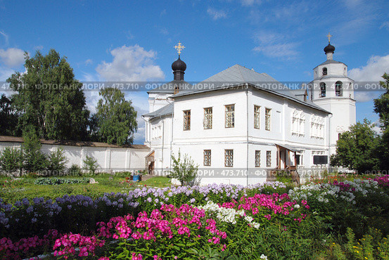 Киров. Вятка. Настоятельский корпус Успенского Трифонова монастыря (2008 год). Стоковое фото, фотограф Ольга Визави / Фотобанк Лори