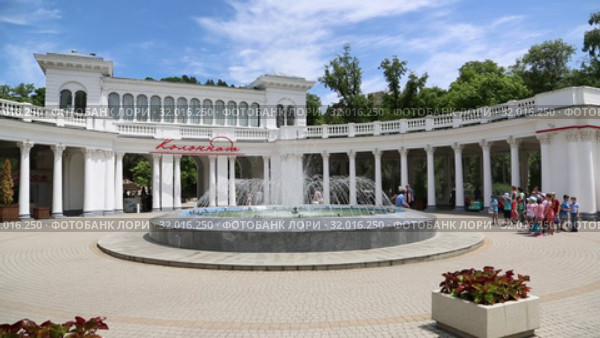 Кисловодск, Колоннада (2019 год). Стоковое видео, видеограф Валерий Шилов / Фотобанк Лори