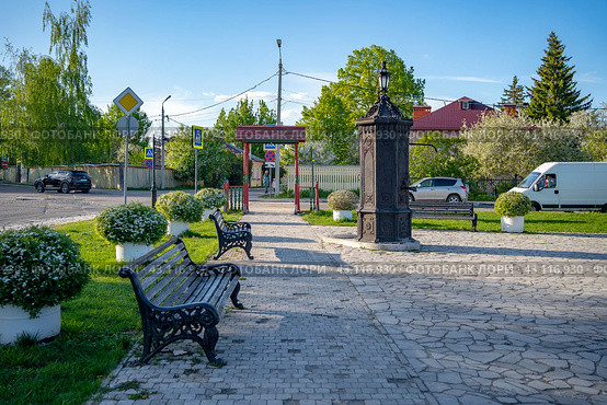 Коломна. Водоразборная колонка в старом городе. (2024 год). Редакционное фото, фотограф Владимир Макеев / Фотобанк Лори