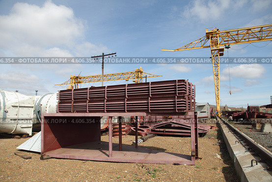 Компенсаторы газоходов на сборочной площадке (2013 год). Редакционное фото, фотограф Валерий Акулич / Фотобанк Лори