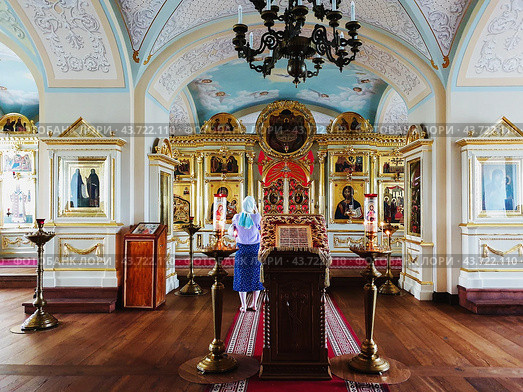 Konevets, Russia July 22, 2023. Iconostasis. The Cathedral of the Nativity of the Blessed Virgin Mary of the Konevsky Monastery on the island of Konevets on Lake Ladoga - Russia. Редакционное фото, фотограф Оксана Медведева / Фотобанк Лори