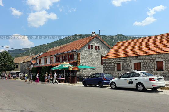 Konoba "Kod Radonjica", Село Негуши, Цетине, Черногория (2015 год). Редакционное фото, фотограф Алексей Гусев / Фотобанк Лори