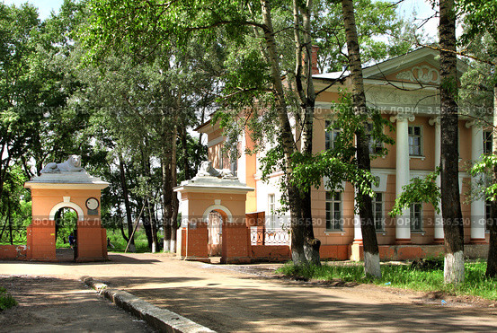 Коноваловская фабричная больница, г. Вичуга (2012 год). Стоковое фото, фотограф ElenArt / Фотобанк Лори