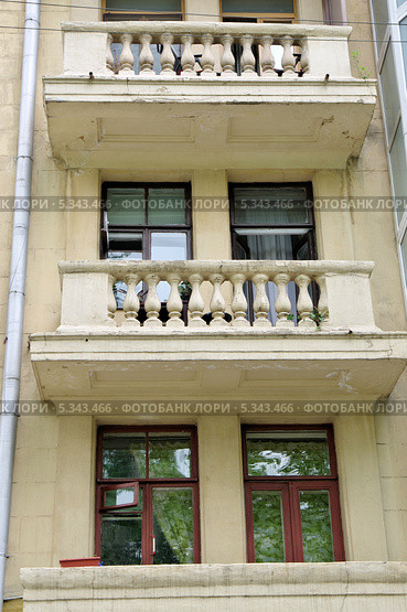 Кооперативный жилой дом архитекторов и строителей (1930-е -1940-е гг.). Большой Лёвшинский переулок, 9. Москва (2013 год). Стоковое фото, фотограф Илюхина Наталья / Фотобанк Лори