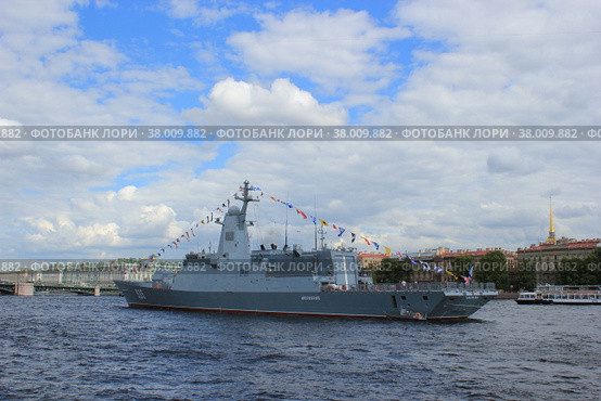 Корвет-невидимка "Меркурий" на Неве. Санкт-Петербург, Россия. (2022 год). Редакционное фото, фотограф Екатерина Ворончихина / Фотобанк Лори