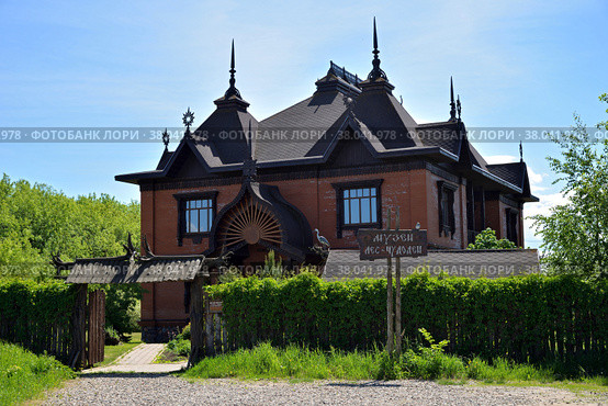 Kostroma, Russia, May 26, 2021: Interactive fairy-tale museum `Forest-Wonder`, Golden Ring of Russia. Редакционное фото, фотограф Алексей Антипов / Фотобанк Лори