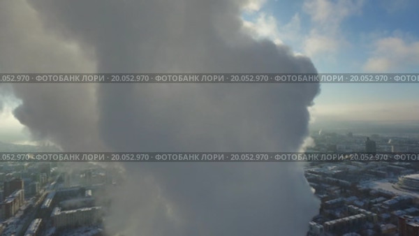 Котельная, пар из котельной, экология (2015 год). Стоковое видео, видеограф Владимир Иванович Жилко / Фотобанк Лори