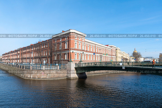 Краснофлотский мост и Крюковские казармы (Флотский экипаж). Санкт-Петербург (2017 год). Редакционное фото, фотограф Александр Щепин / Фотобанк Лори