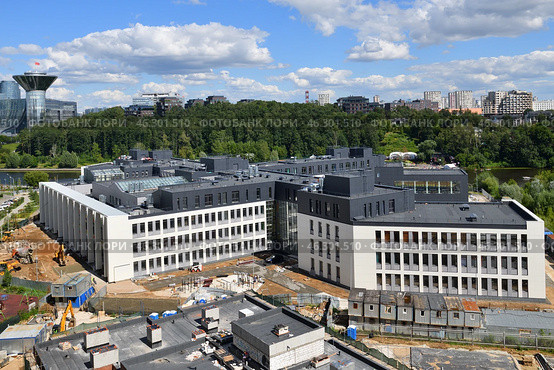 Krasnogorsk, Russia - July 6. 2024. Educational center Polet - a modern multifunctional school. Редакционное фото, фотограф Володина Ольга / Фотобанк Лори