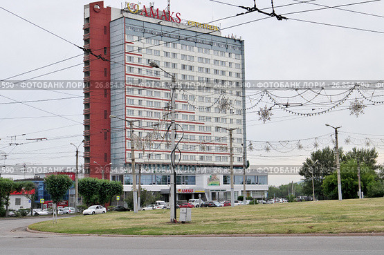 Красноярск. Гостиница "АМАКС Сити" (AMAKS), улица Александра Матросова, дом 2 (2017 год). Редакционное фото, фотограф Илюхина Наталья / Фотобанк Лори