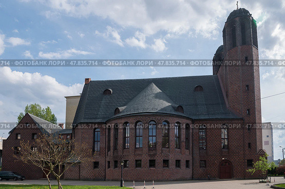 Крестовоздвиженский собор (ранее — кирха Креста, Кройцкирха) в Калининграде. Стоковое фото, фотограф Анна Рогалева / Фотобанк Лори