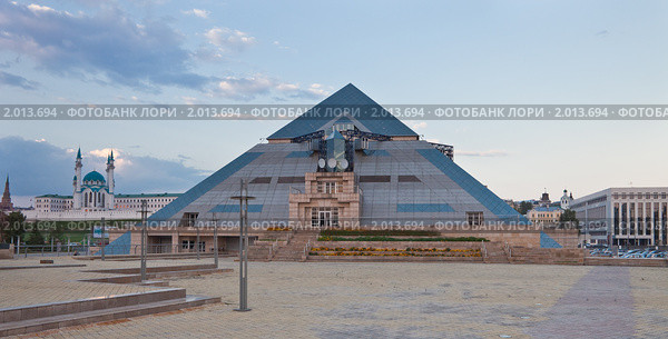 КРК "Пирамида", Казань (2010 год). Редакционное фото, фотограф Иван Сазыкин / Фотобанк Лори