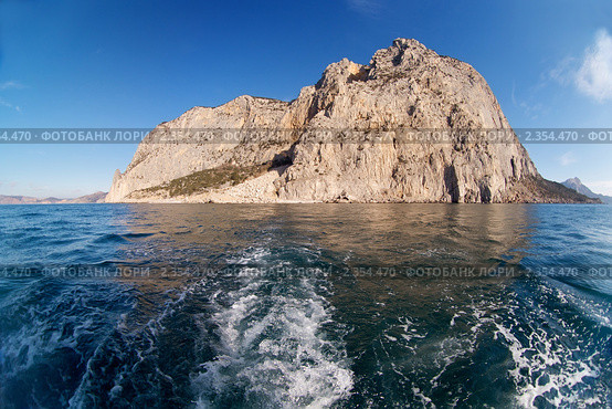 Крым. Вид с моря на один из самых южных мысов полуострова-мыс Айя. Стоковое фото, фотограф Егор Никифоров / Фотобанк Лори
