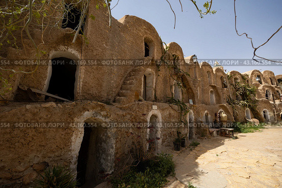 Ksar of Medenine in Tunisia with Berber granary structures. Стоковое фото, фотограф Яков Филимонов / Фотобанк Лори