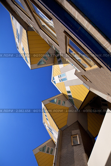 Кубические дома в Роттердаме (2009 год). Стоковое фото, фотограф Анастасия Золотницкая / Фотобанк Лори