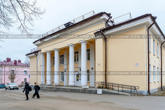Культурно-досуговый центр. Посёлок городского типа Мга Кировского района Ленинградской области. Редакционное фото, фотограф Румянцева Наталия / Фотобанк Лори