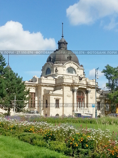 Купальня Сеченьи (венг. Széchenyi fürdő) в Будапеште. Венгрия (2015 год). Стоковое фото, фотограф stargal / Фотобанк Лори